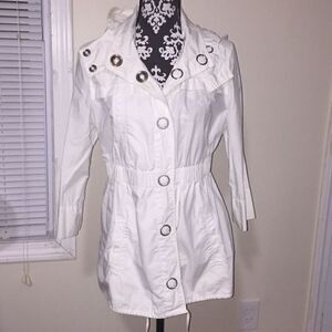 𝅺Armani exchange white coat with a hoodie, size L